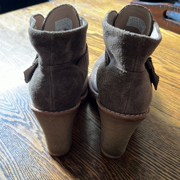 Ugg leather boots size 7 - Picture 5 of 5